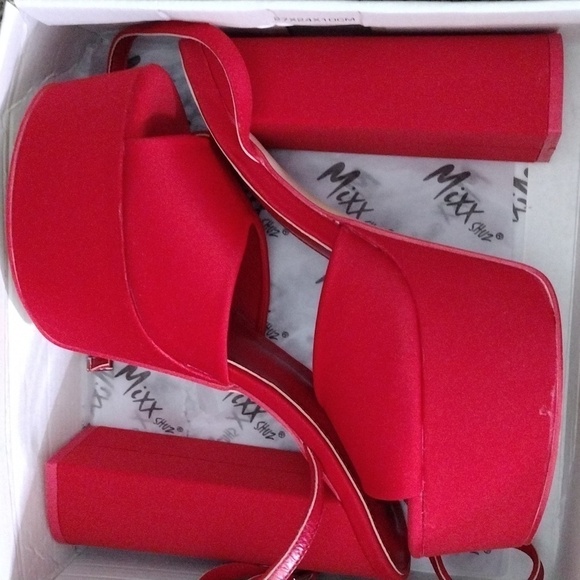 Mixx shuz platforms - Picture 2 of 3